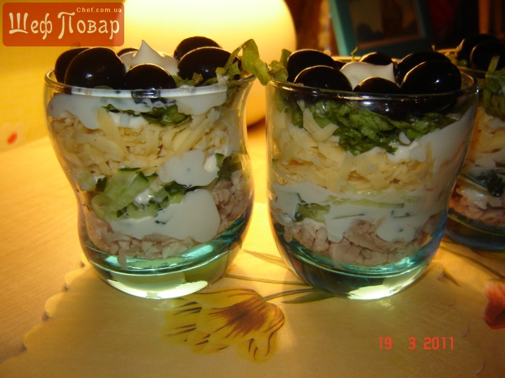 Легкий салат в стакане