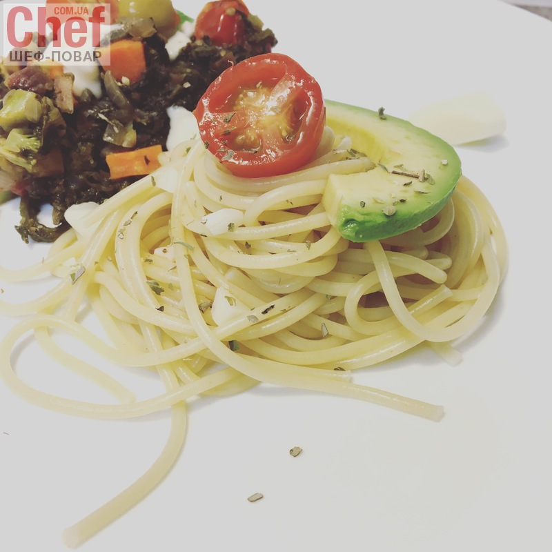 Спагетти и овощной гарнир :)