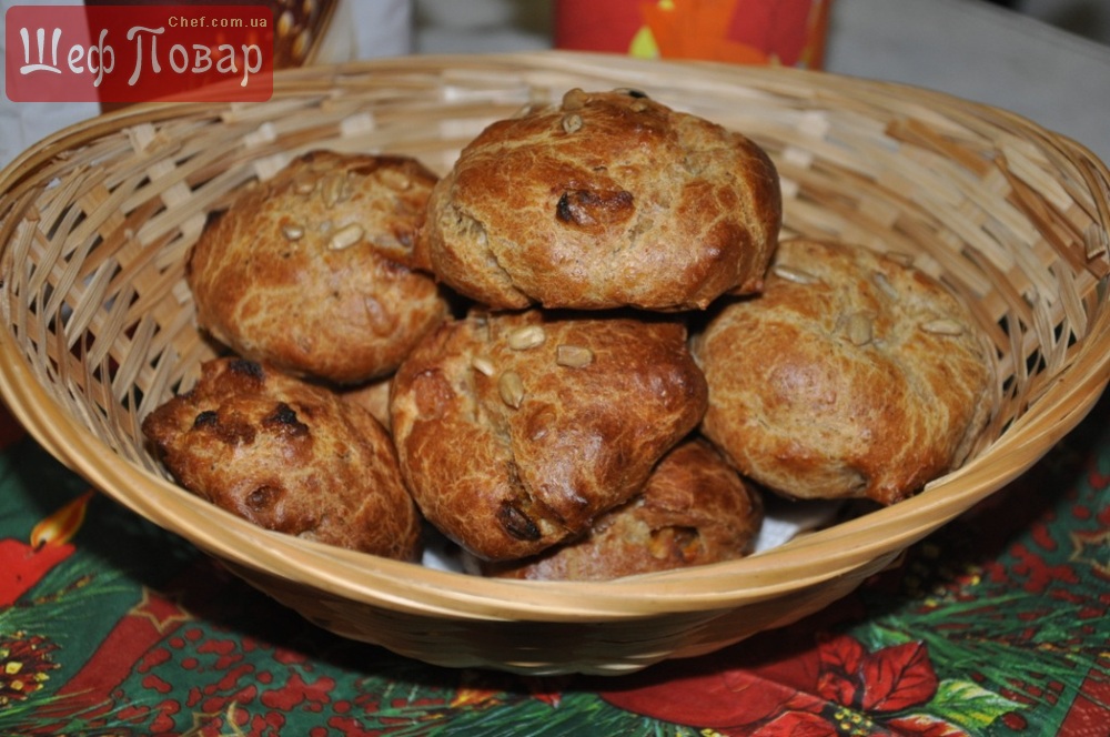 Ржаные пирожные с курагой и семечками