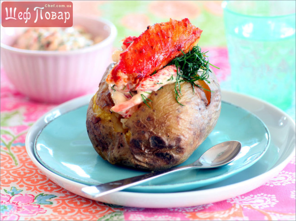 Картофель краб. Краб с картошкой. Картошка с морепродуктами. Печёная картошка краб. Рыба с картошкой второе блюдо.