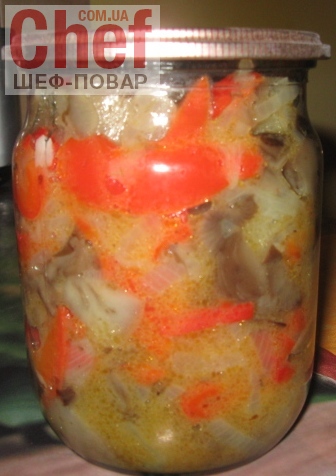 Салат з опеньок та болгарським  перцем