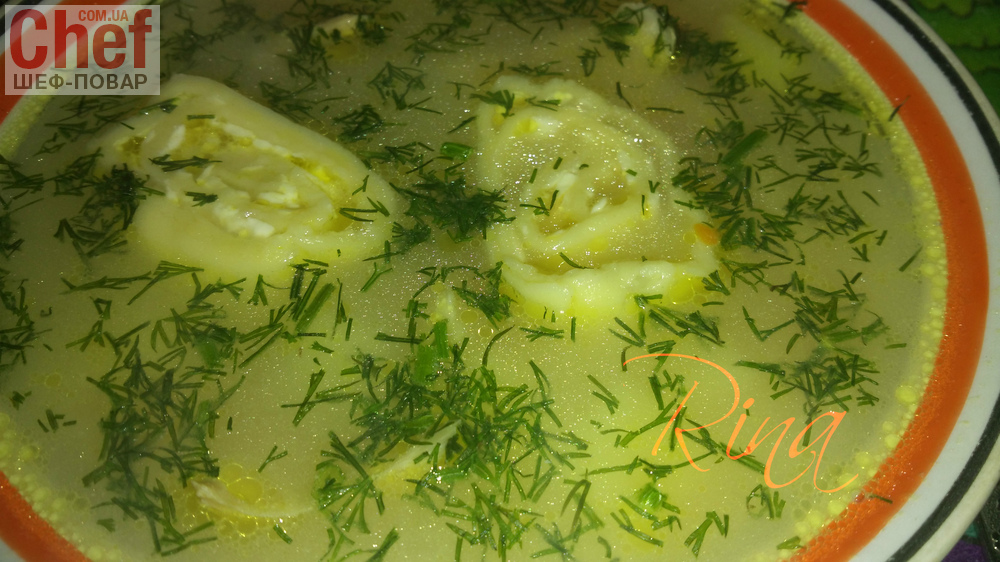 Курячий суп з сирними рулетиками
