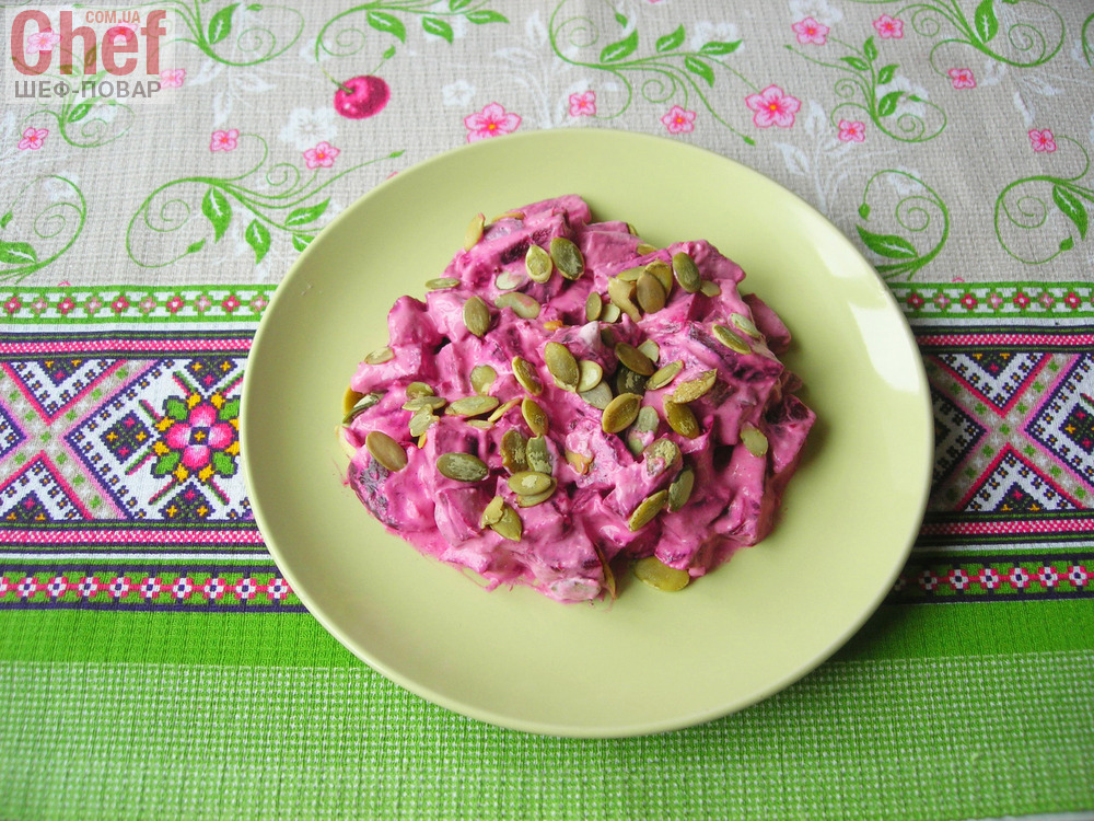 Свекольный салат с тыквенными семечками за 5 минут (без майонеза)