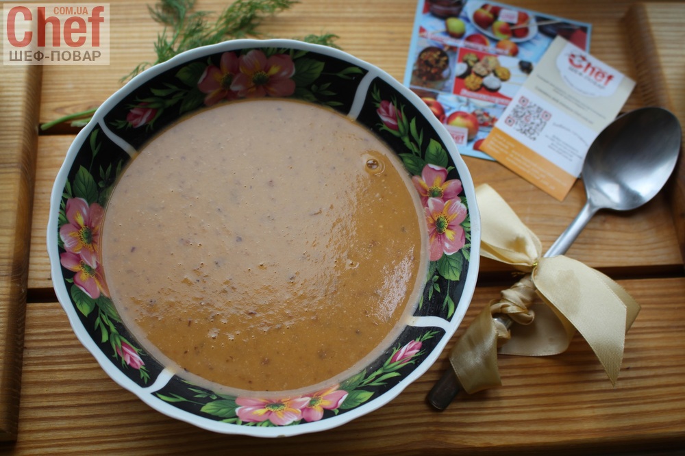 Овочевий суп-пюре з сочевиці