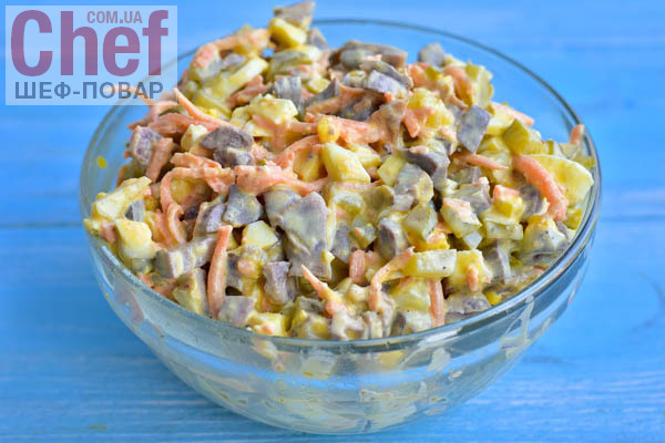 Салат с корейской морковью и куриными потрохами