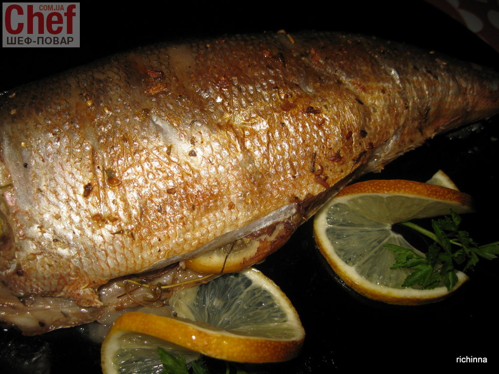 Риба запечена в гірчиці / Красноглазка запеченная в горчице
