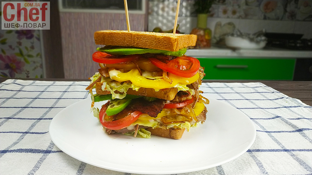 Сэндвич со свиными ребрами и овощами